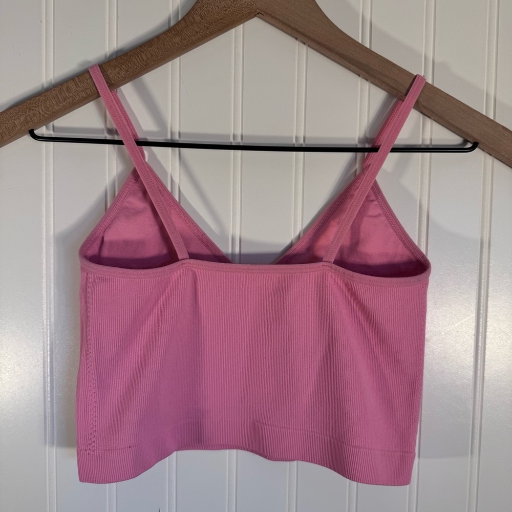 Garage Sofi Seamless V-Neck Cropped Cami Tank Bubblegum Pink Women’s Size Small - Picture 4 of 5